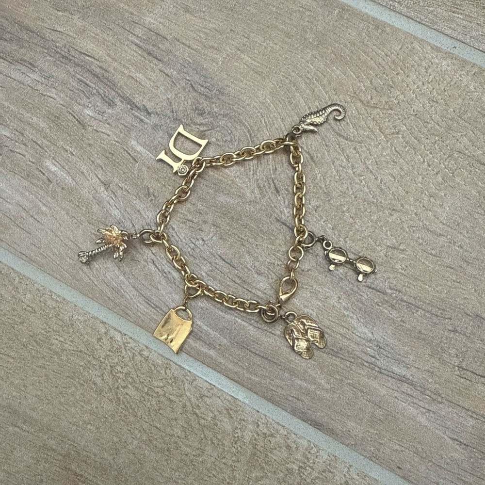 Vintage Diamonds International Gold Toned Caribbean Flip Flop Charm Bracelet